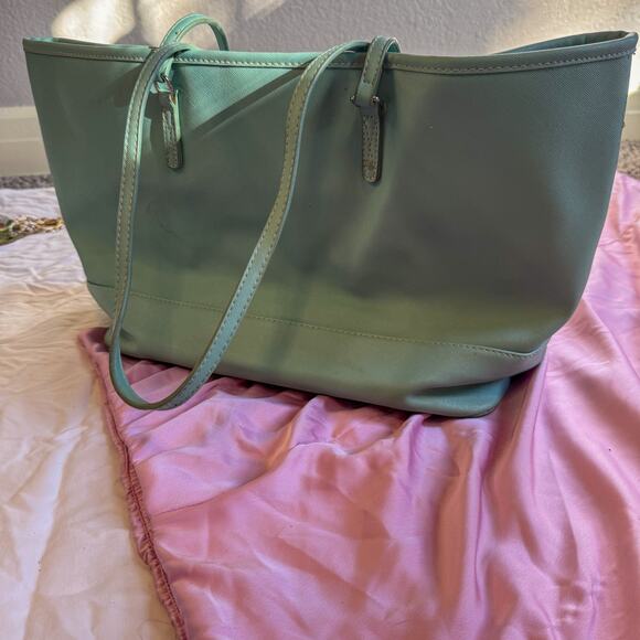 4-Piece Maximal Handbag Bundle Apt. 9 Color Block Tote, Belt Bag, Crossbody Lot - Picture 4 of 14